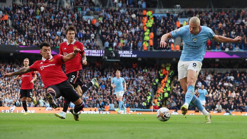 Man United vs Man City - Derby rực lửa